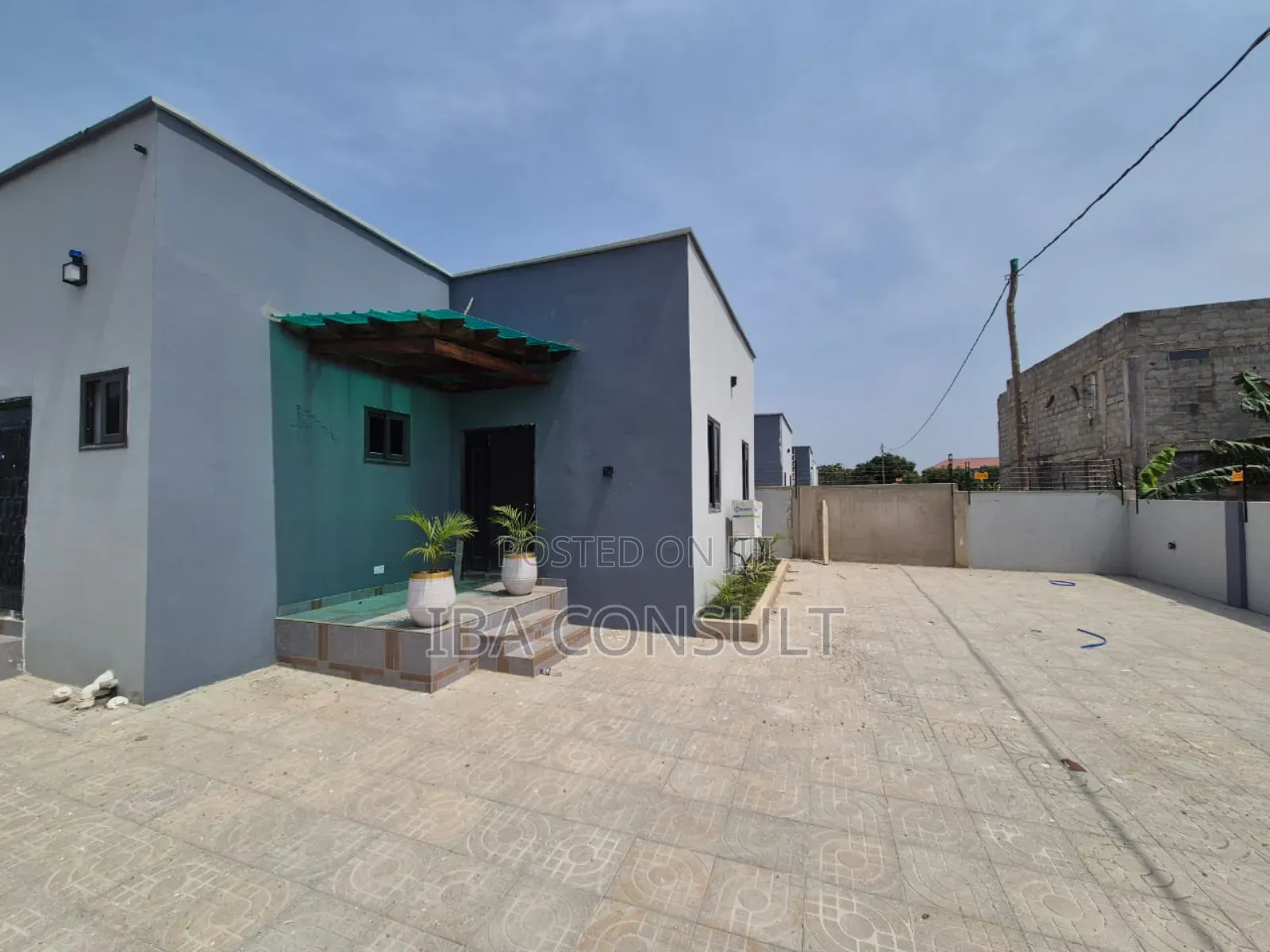 3bdrm Townhouse/Terrace in Ayi Mensah, Oyarifa for sale
