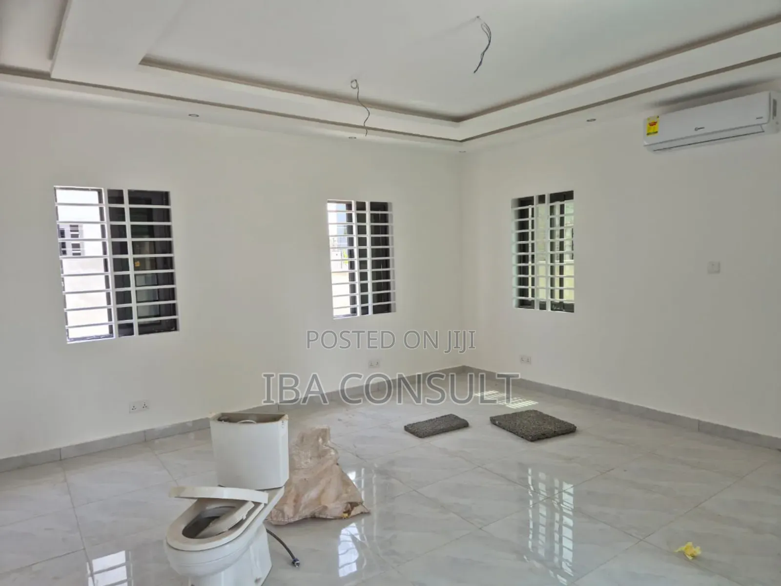 3bdrm Townhouse/Terrace in Ayi Mensah, Oyarifa for sale