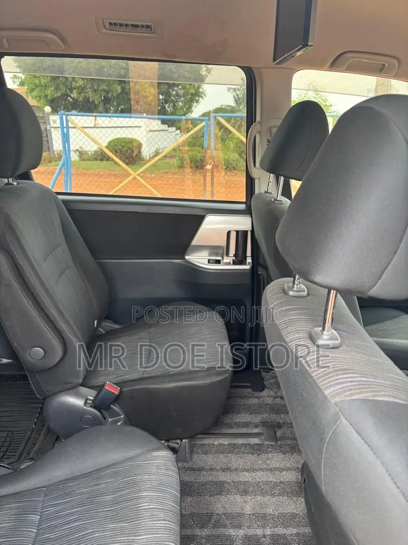 Toyota Voxy 2012 Black