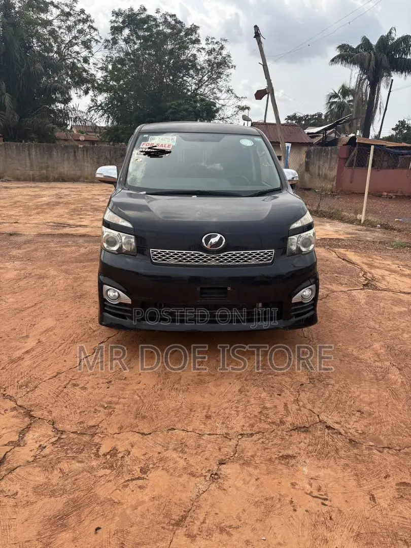 Toyota Voxy 2012 Black