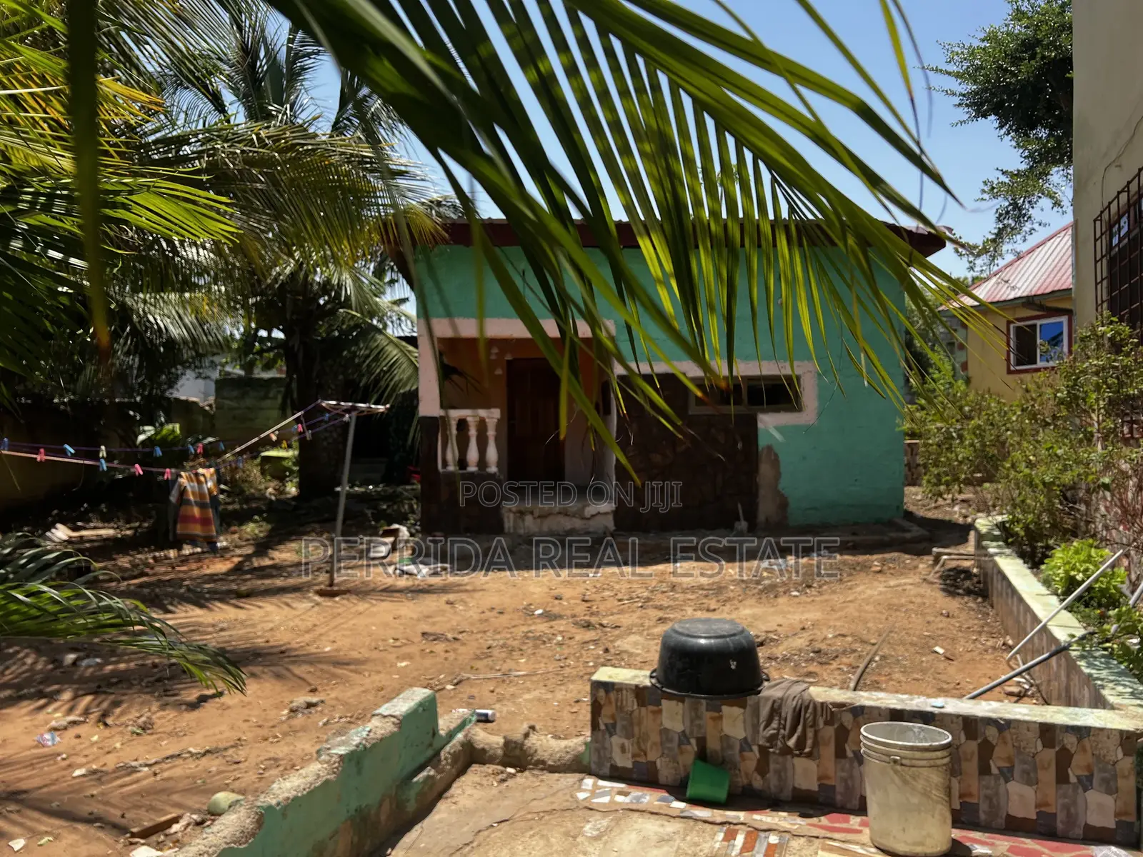 10bdrm House in Accra Metropolitan for sale