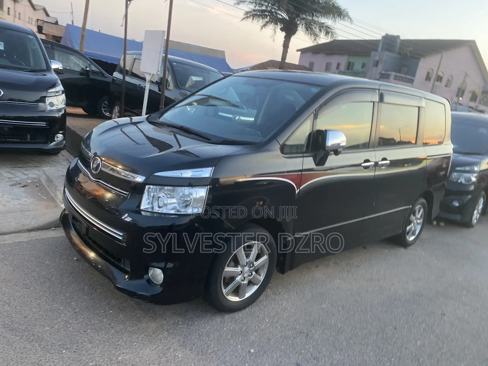 Toyota Voxy 2013 White