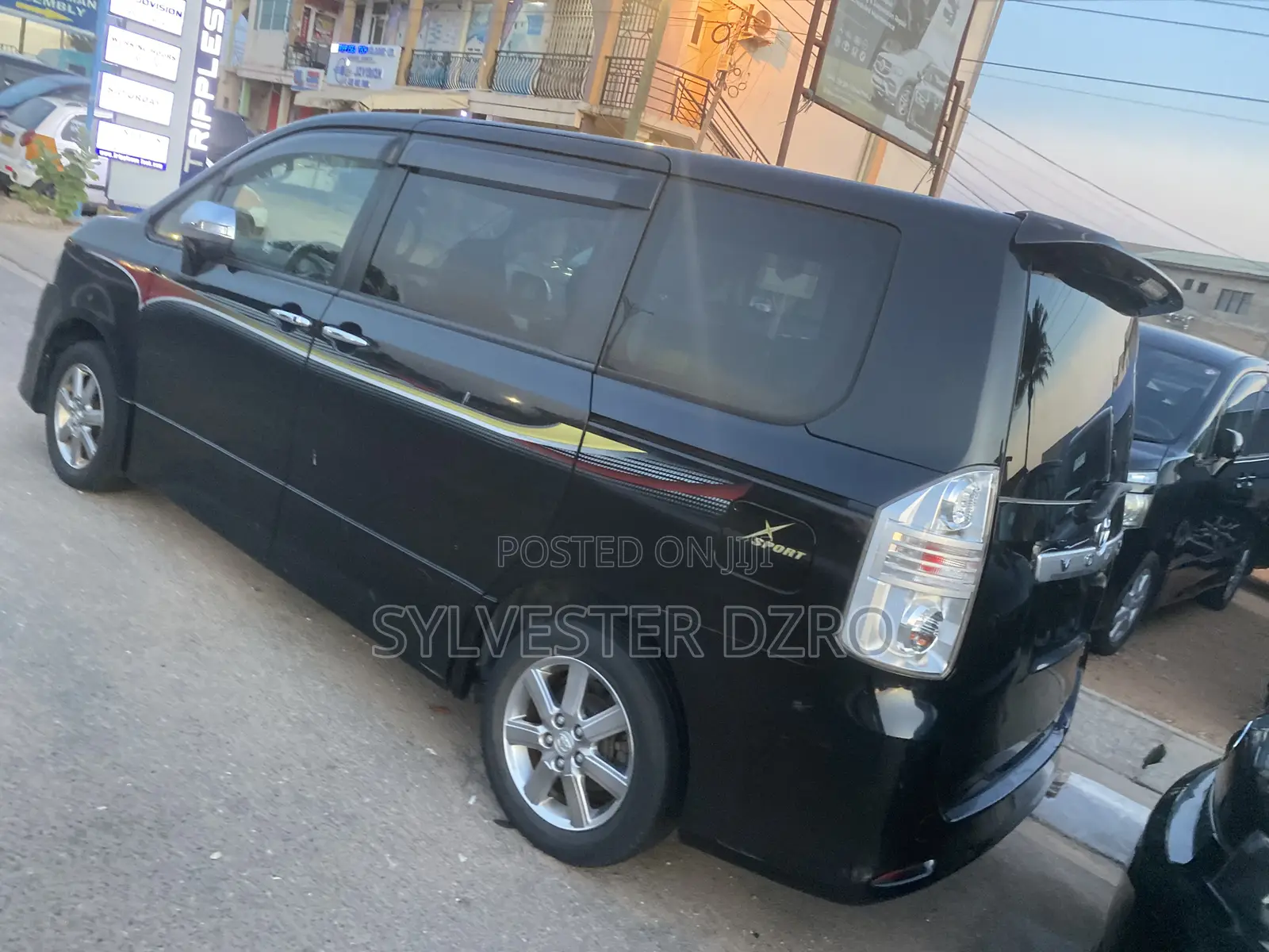 Toyota Voxy 2013 White