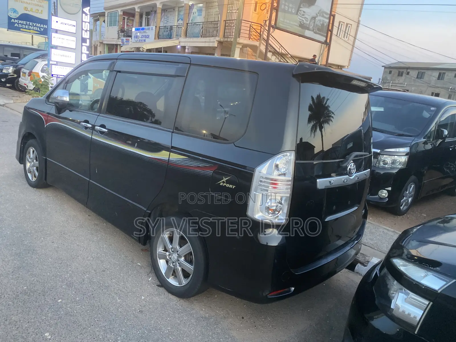 Toyota Voxy 2013 White