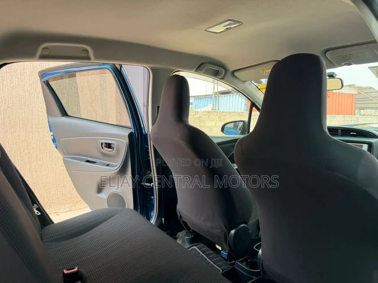 Toyota Vitz 1.0 FWD 5dr 2016 Blue