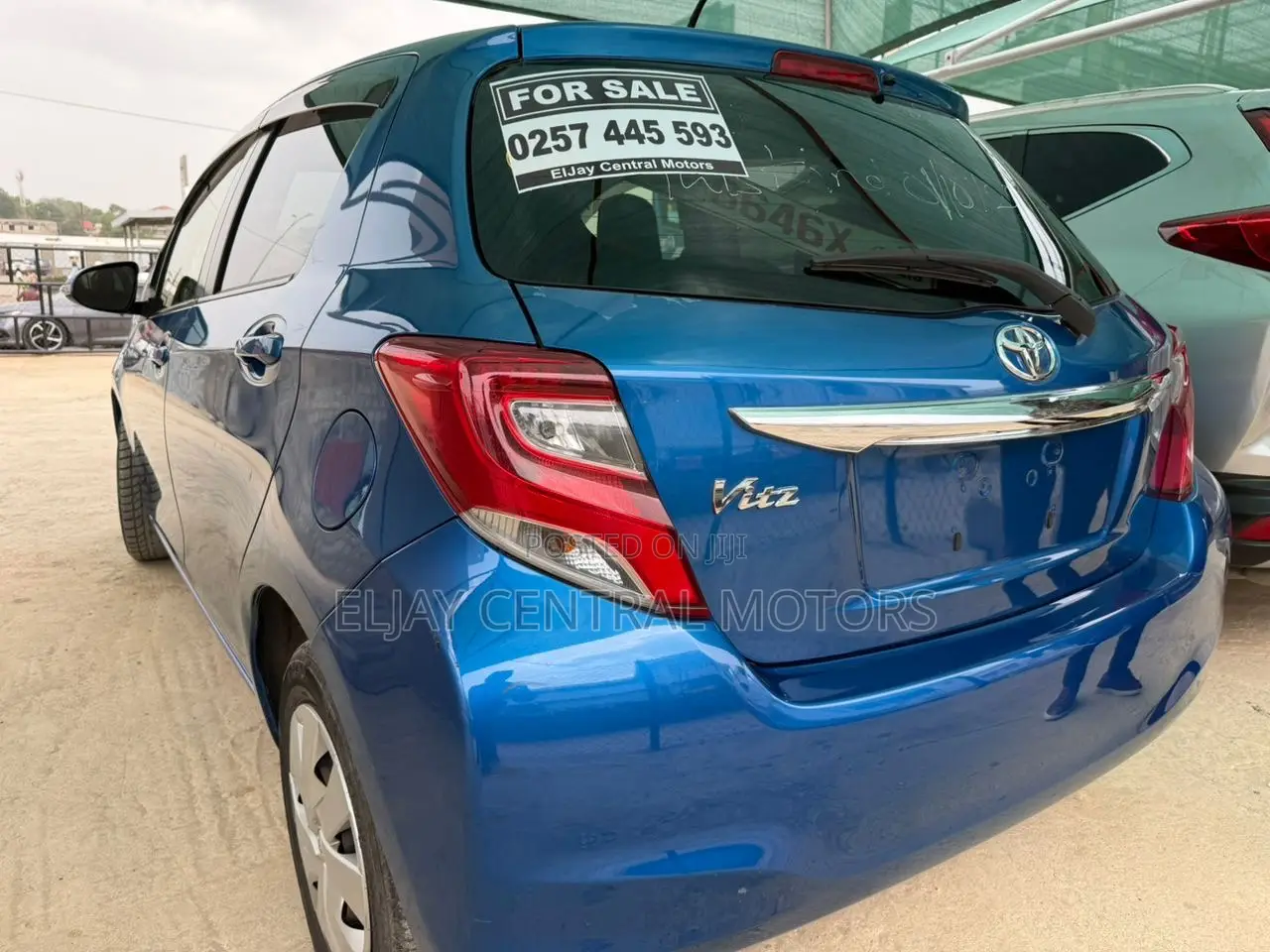 Toyota Vitz 1.0 FWD 5dr 2016 Blue