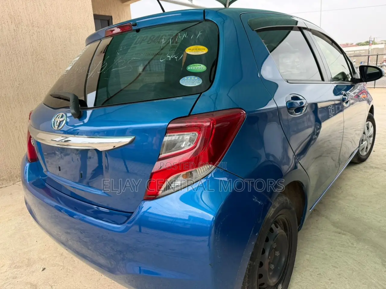 Toyota Vitz 1.0 FWD 5dr 2016 Blue