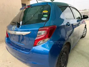 Toyota Vitz 1.0 FWD 5dr 2016 Blue