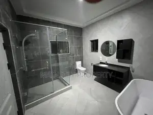 5bdrm House in Mainstay Estates, Achimota for sale