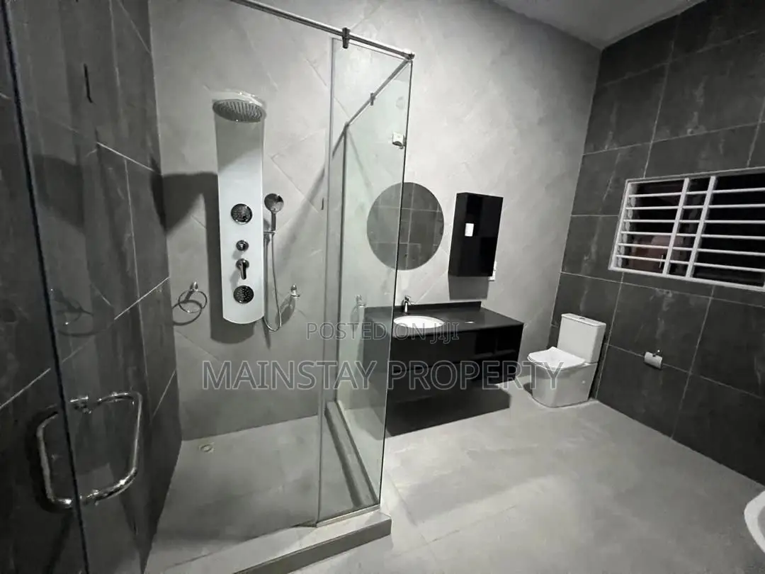 5bdrm House in Mainstay Estates, Achimota for sale