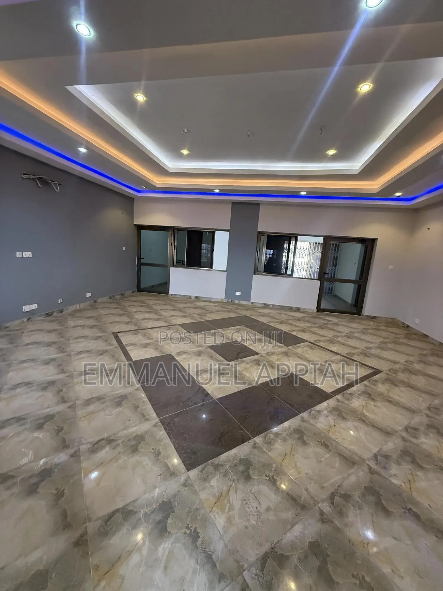 5bdrm House in Old Barrier Scc, Accra Metropolitan for sale