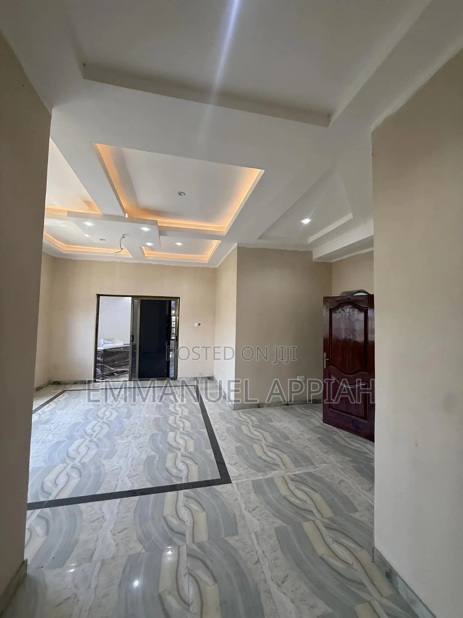 5bdrm House in Old Barrier Scc, Accra Metropolitan for sale