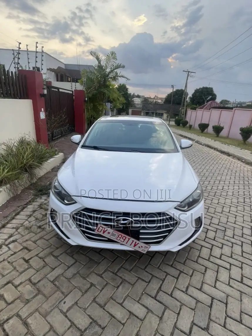 Hyundai Elantra 2018 White