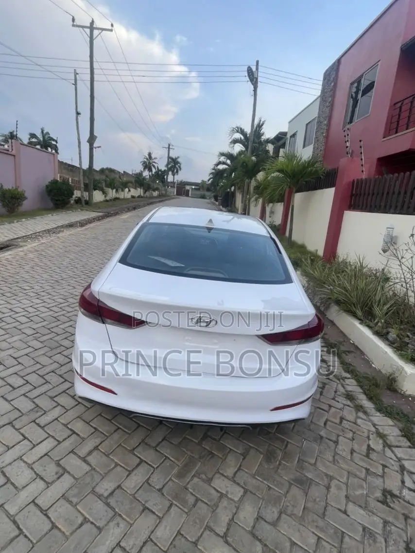 Hyundai Elantra 2018 White