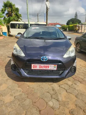 Toyota Aqua 2016 Beige