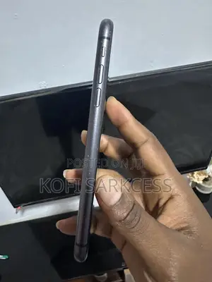 Apple iPhone 11 64 GB Black