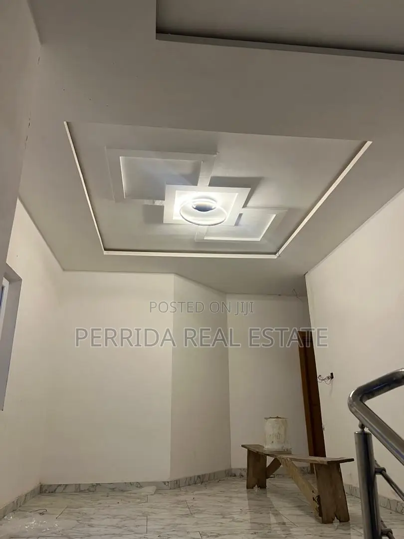 4bdrm Mansion in Accra Metropolitan for sale