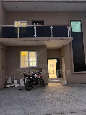 4bdrm Mansion in Accra Metropolitan for sale