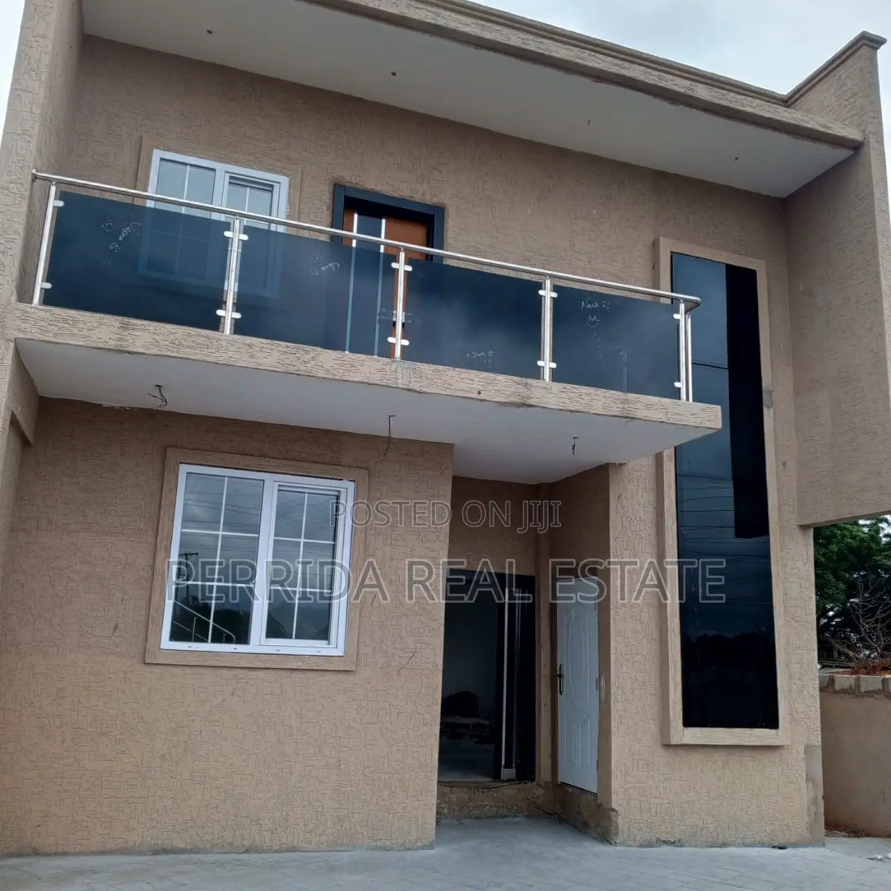 4bdrm Mansion in Accra Metropolitan for sale