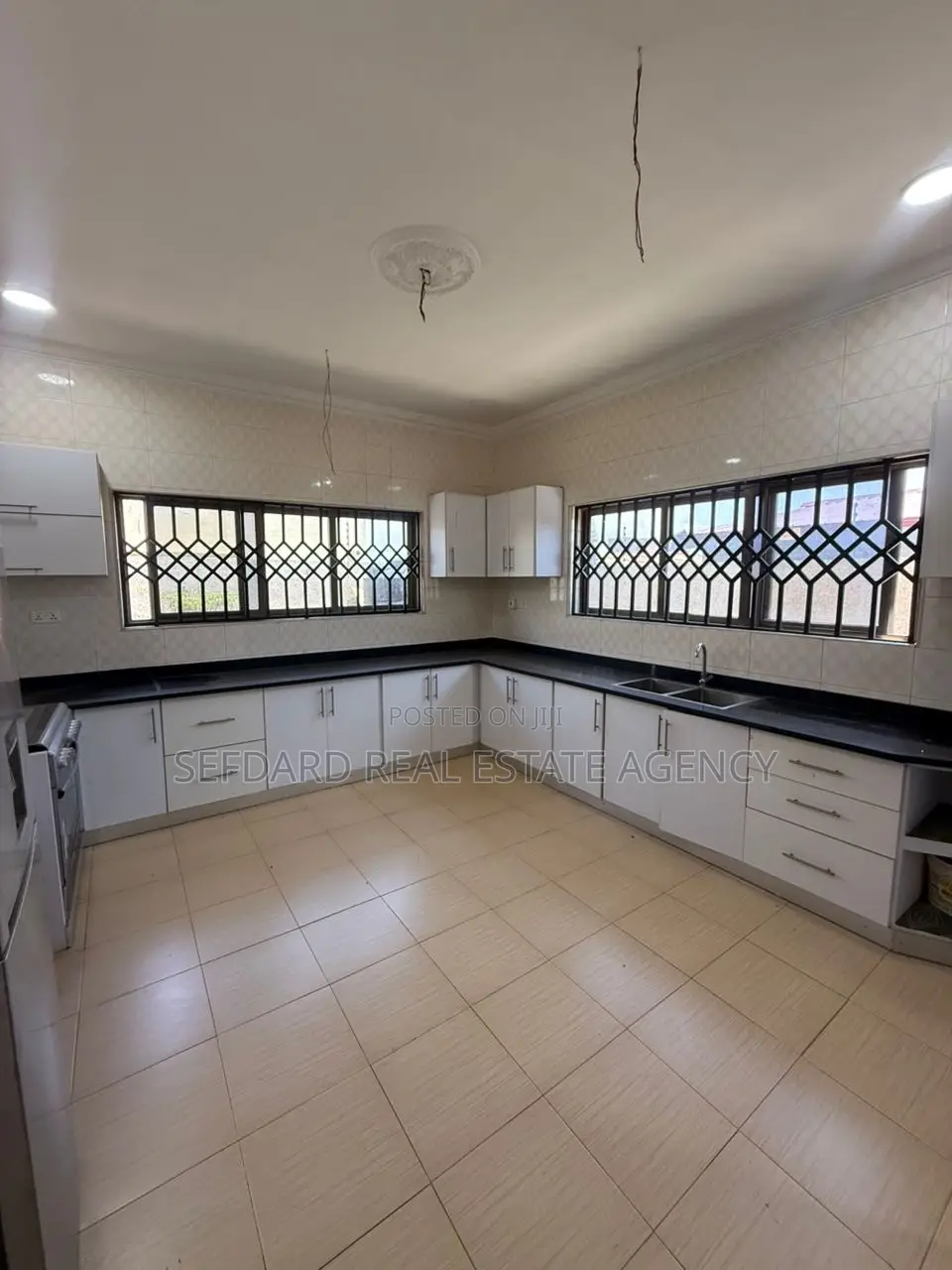 5bdrm House in Kasoa for sale