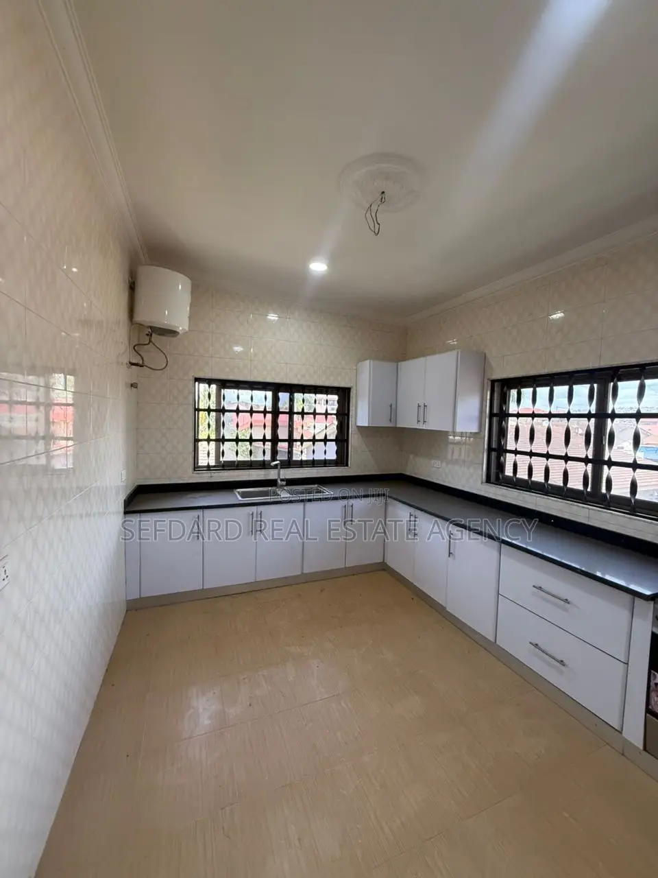 5bdrm House in Kasoa for sale