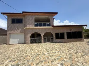 5bdrm House in Kasoa for sale