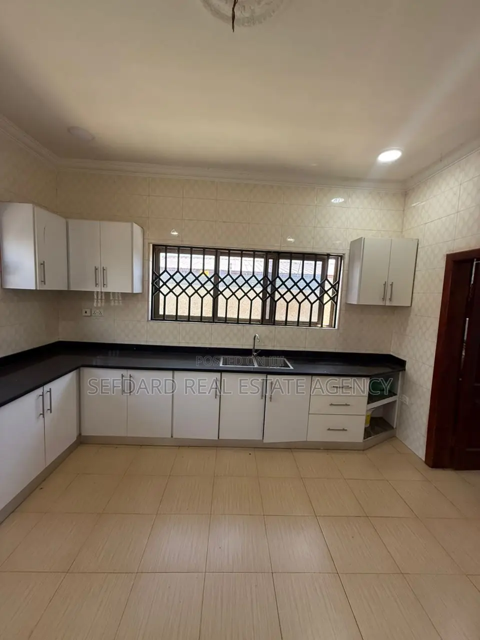 5bdrm House in Kasoa for sale