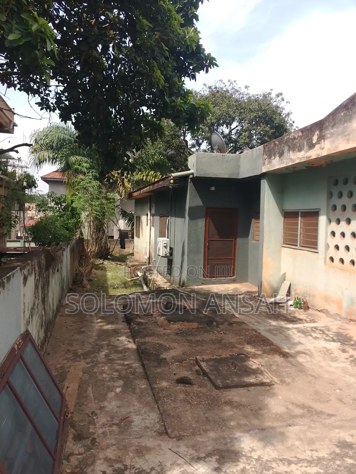 8bdrm House in Free Will Agency, Kumasi Metropolitan for sale