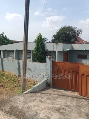 8bdrm House in Free Will Agency, Kumasi Metropolitan for sale