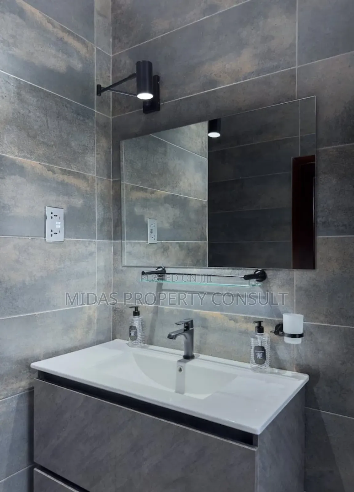 Furnished 2bdrm Apartment in East Legon, Accra Metropolitan for sale