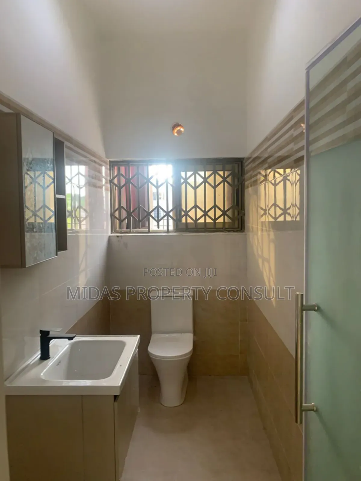 2bdrm Apartment in East Legon 69, Accra Metropolitan for sale