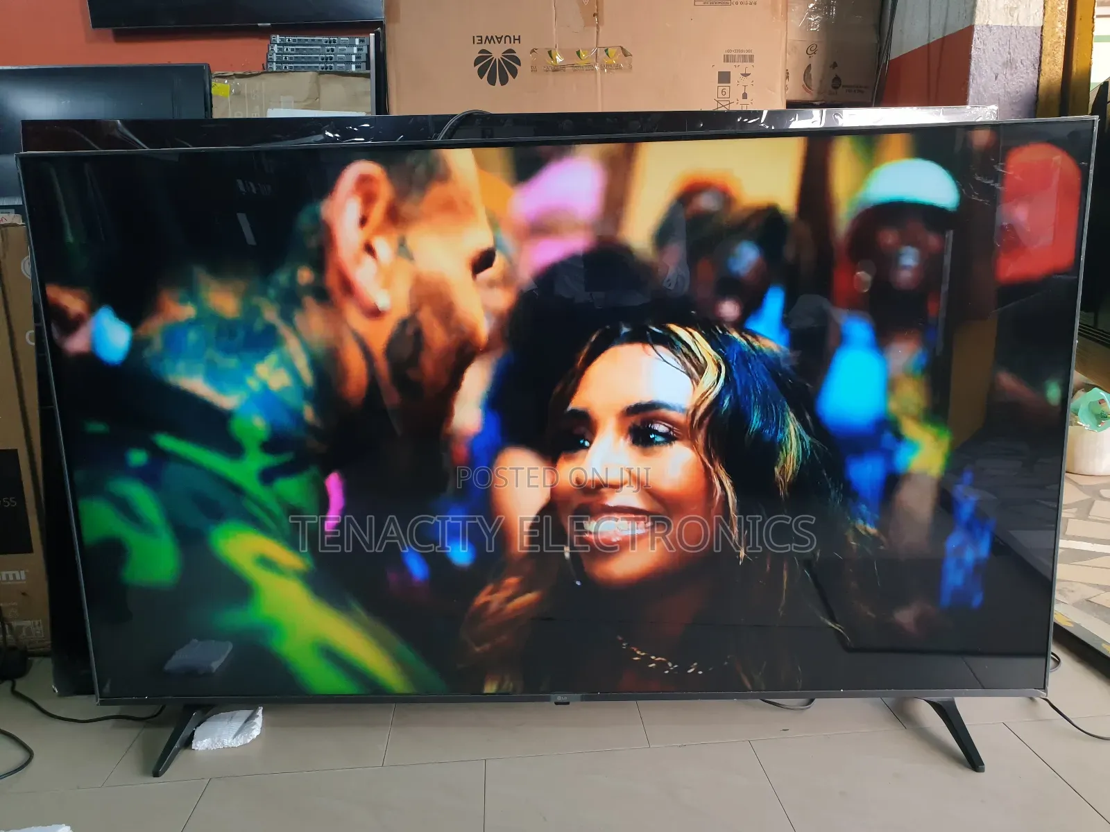 65"Lg Uhd HDR Edgeless Smart Satellite Tv