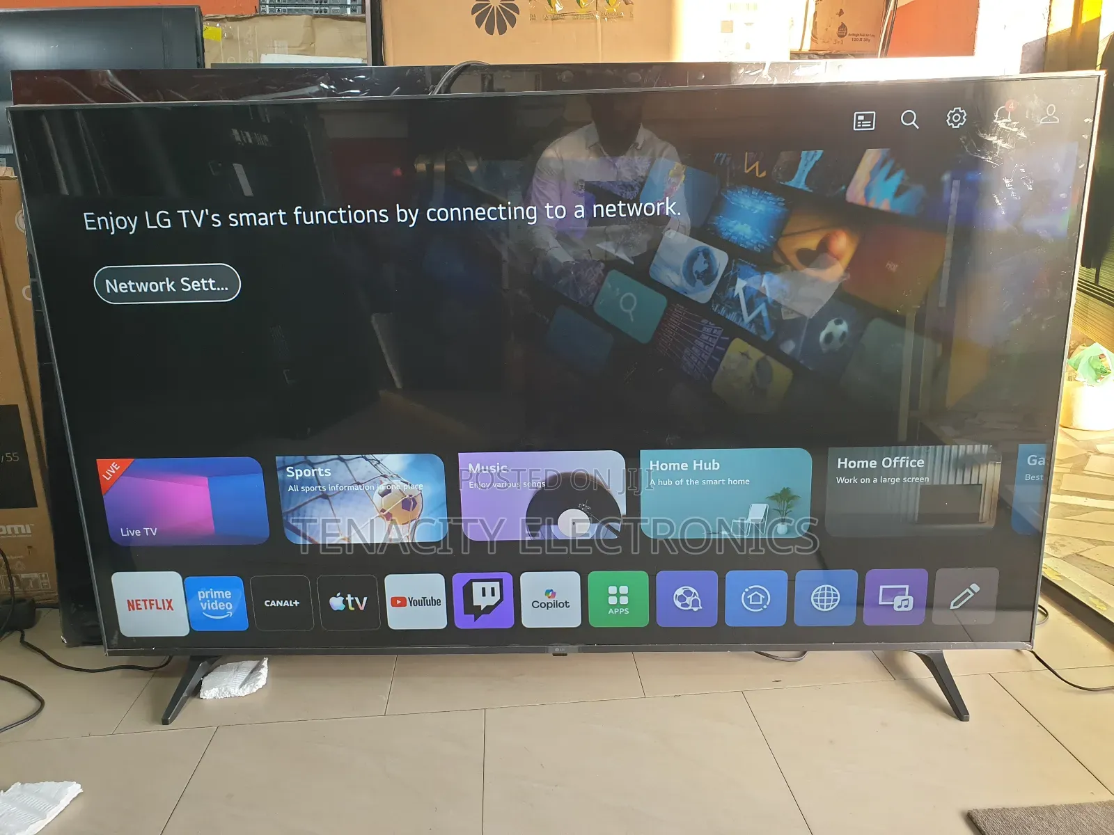 65"Lg Uhd HDR Edgeless Smart Satellite Tv