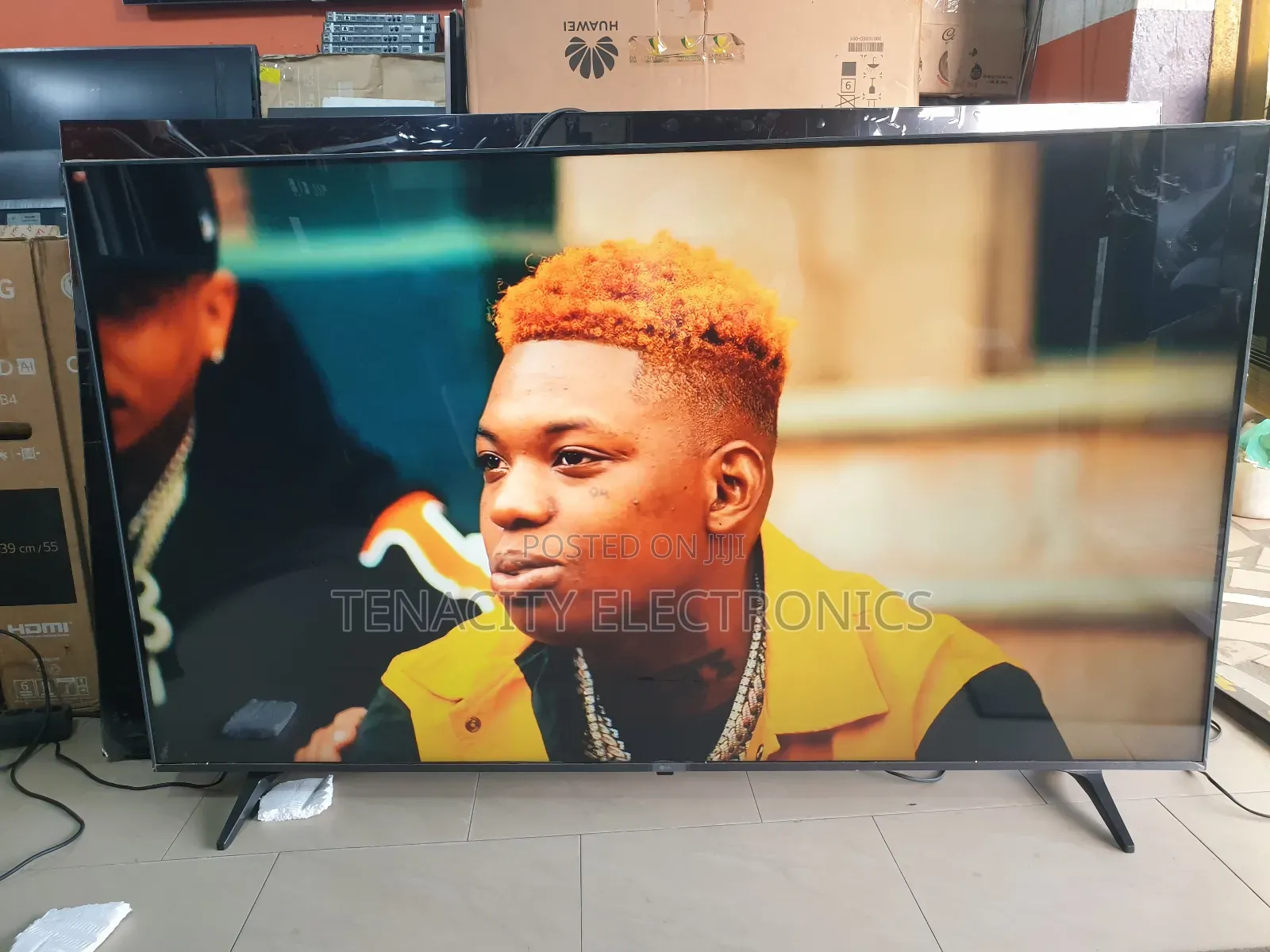 65"Lg Uhd HDR Edgeless Smart Satellite Tv