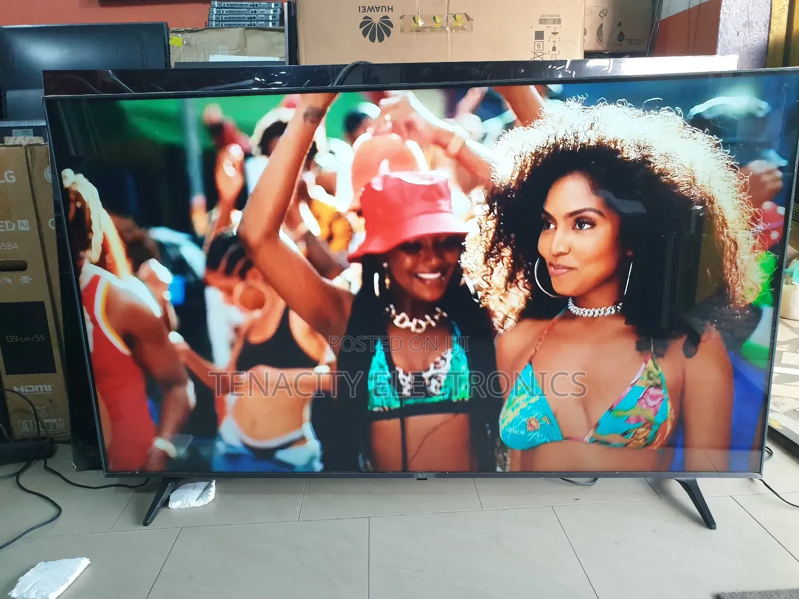 65"Lg Uhd HDR Edgeless Smart Satellite Tv