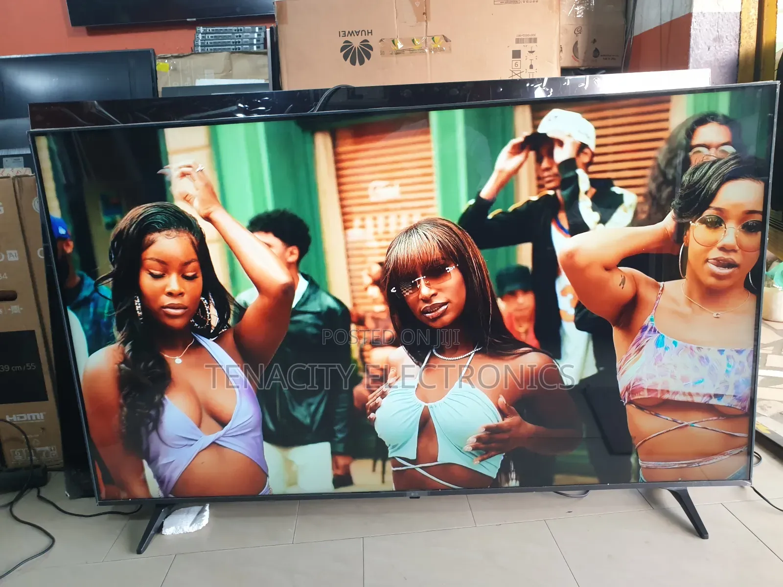 65"Lg Uhd HDR Edgeless Smart Satellite Tv