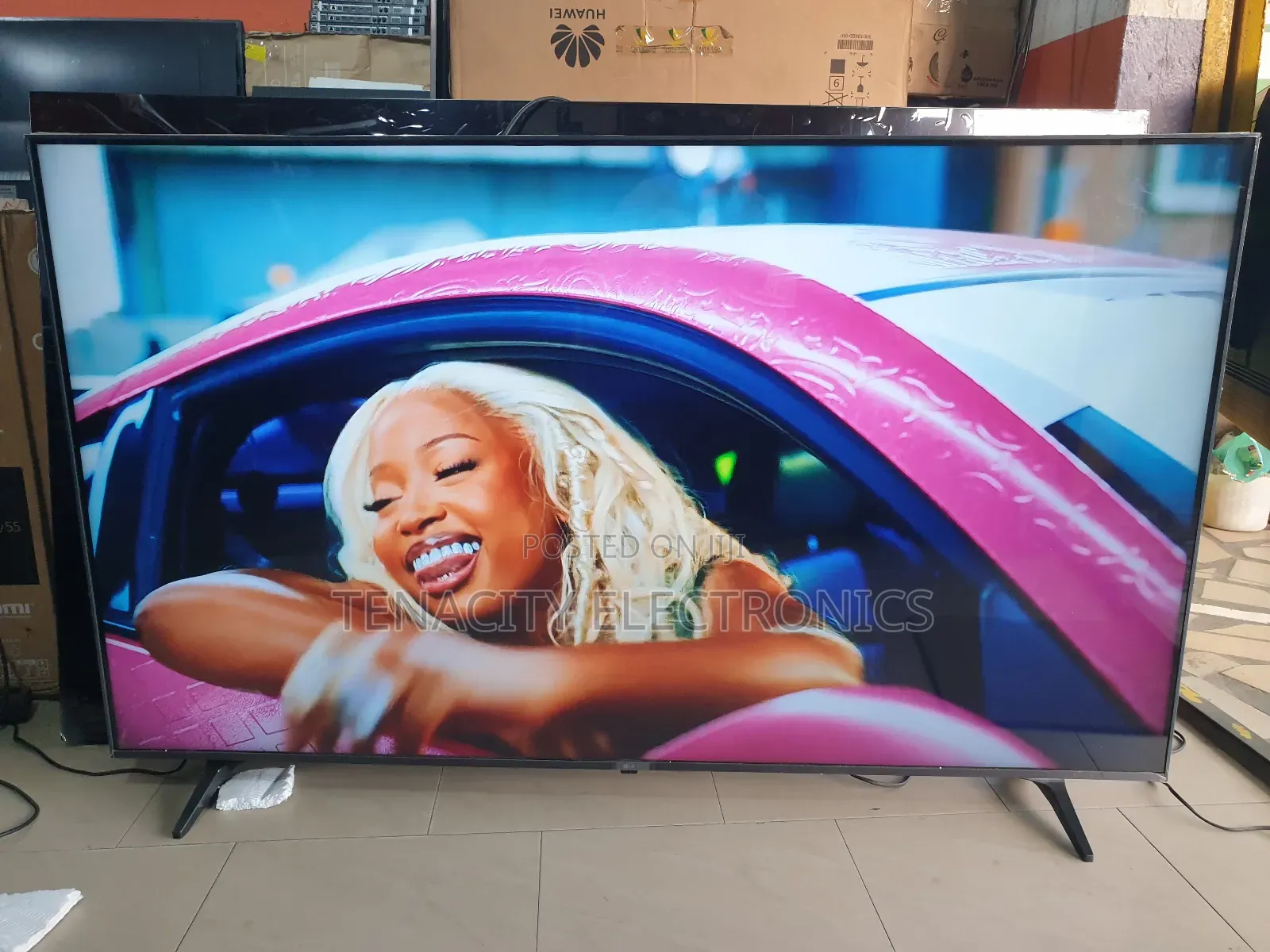 65"Lg Uhd HDR Edgeless Smart Satellite Tv