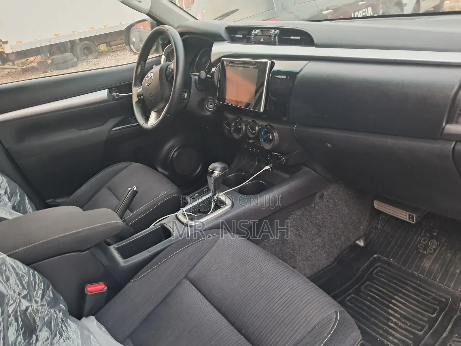 Toyota Hilux Revo Double Cab Deisel 2.4 AWD 2017 Silver