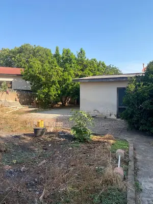 4bdrm House in 4 Bedroom House, Mile 7 for sale