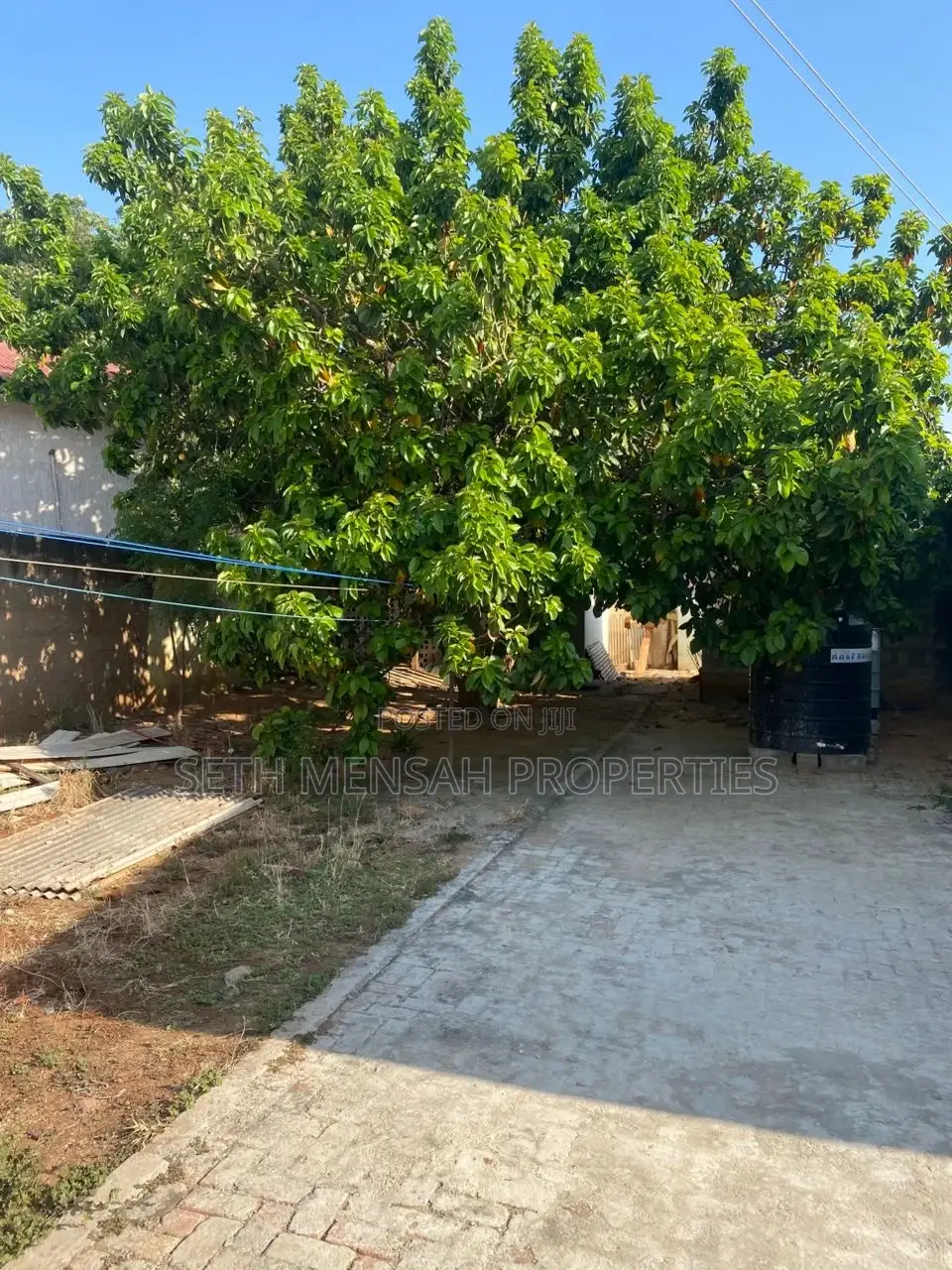 4bdrm House in 4 Bedroom House, Mile 7 for sale
