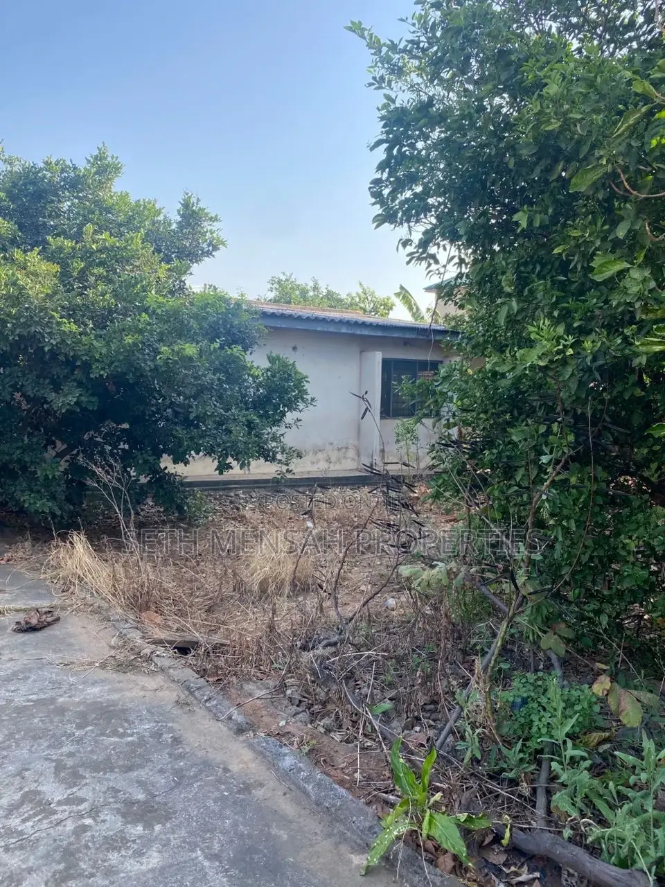 4bdrm House in 4 Bedroom House, Mile 7 for sale