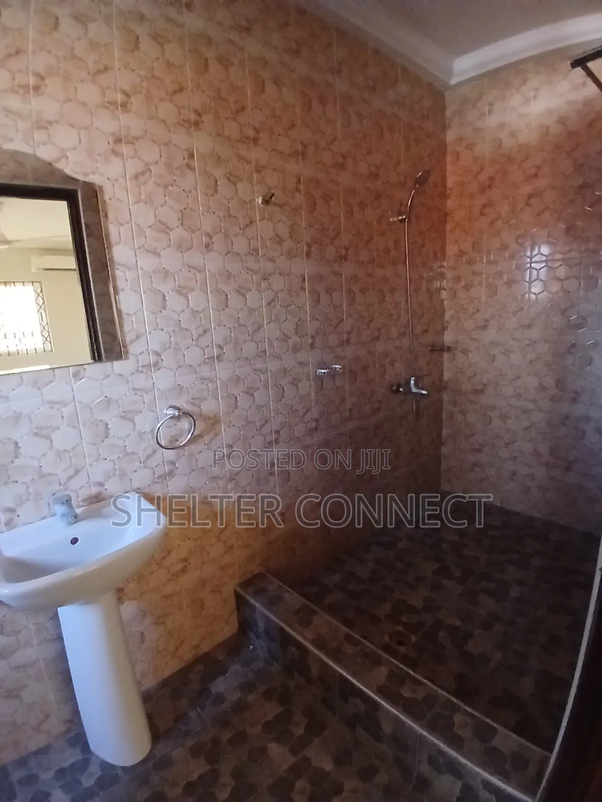 3bdrm Duplex in Abokobi, Pentecost for rent