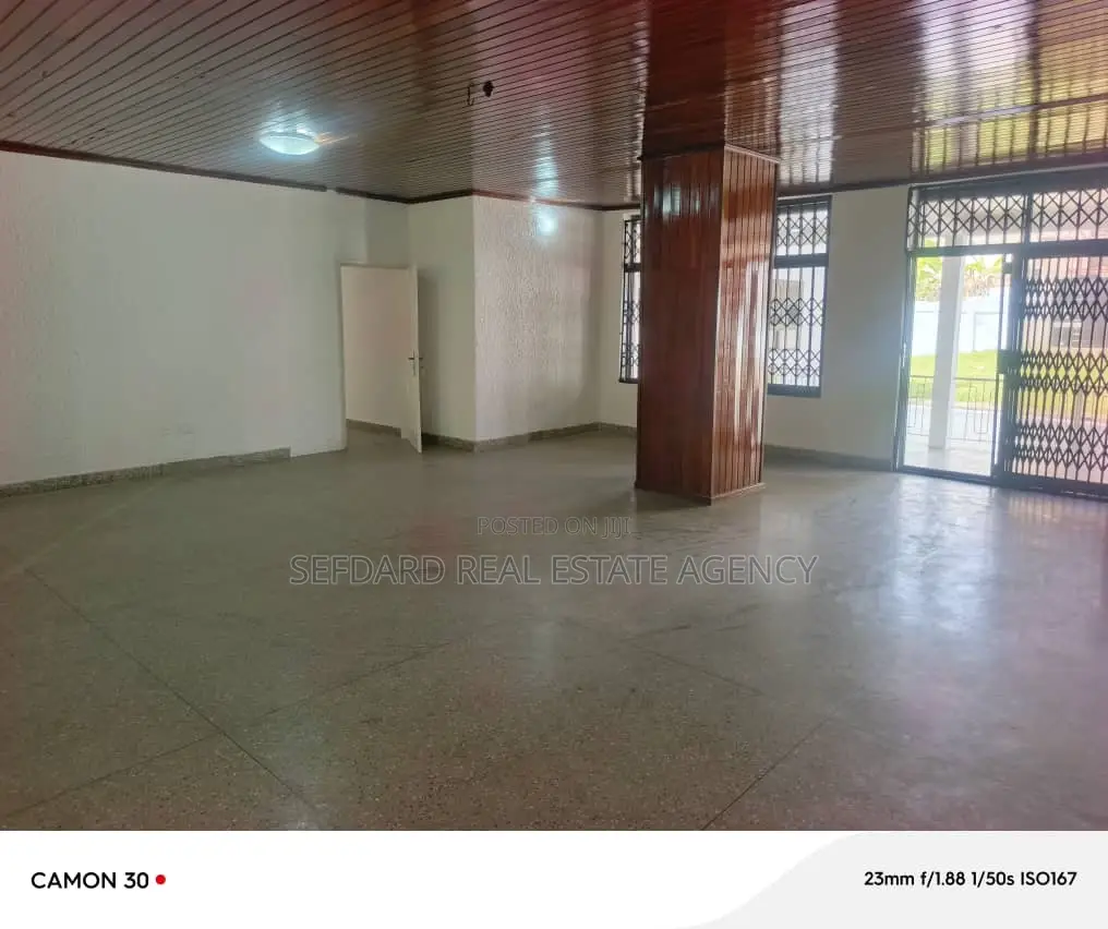 8bdrm House in Cantonments for rent