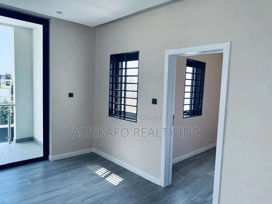 3bdrm Duplex in East Airport, Tseaddo for rent
