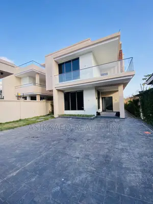 4bdrm Penthouse in East Airport, Tseaddo for rent