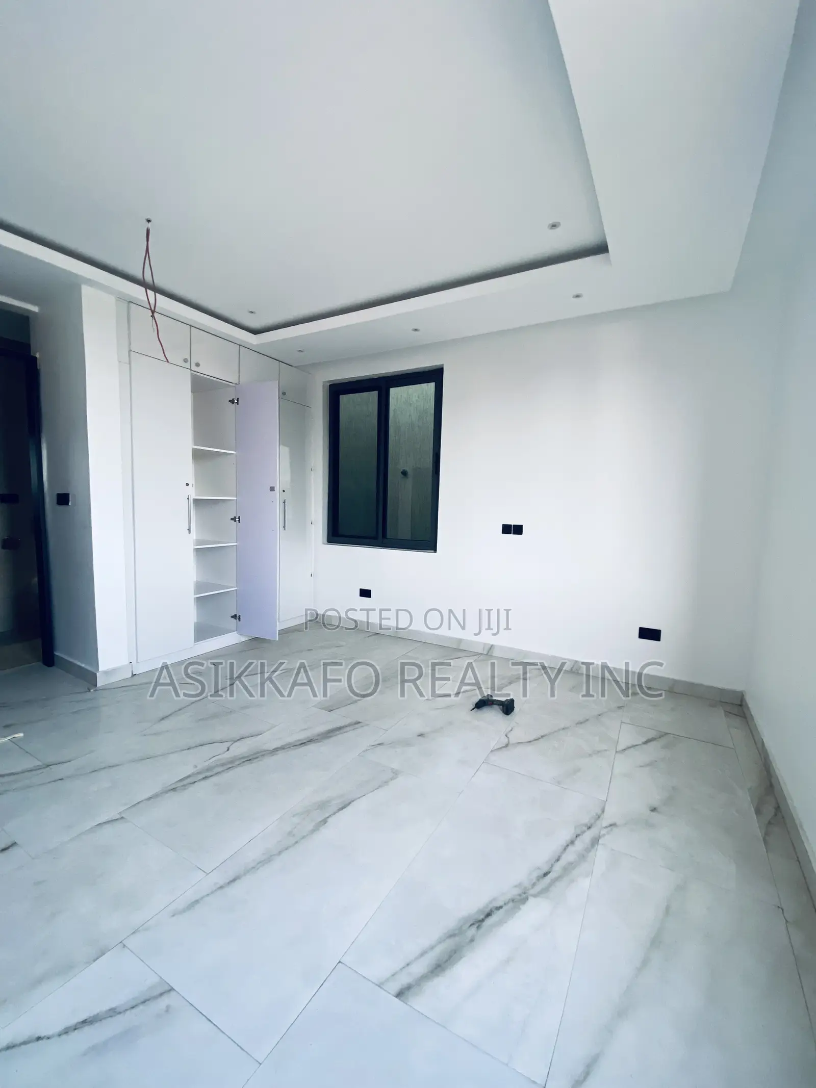 4bdrm Penthouse in East Airport, Tseaddo for rent