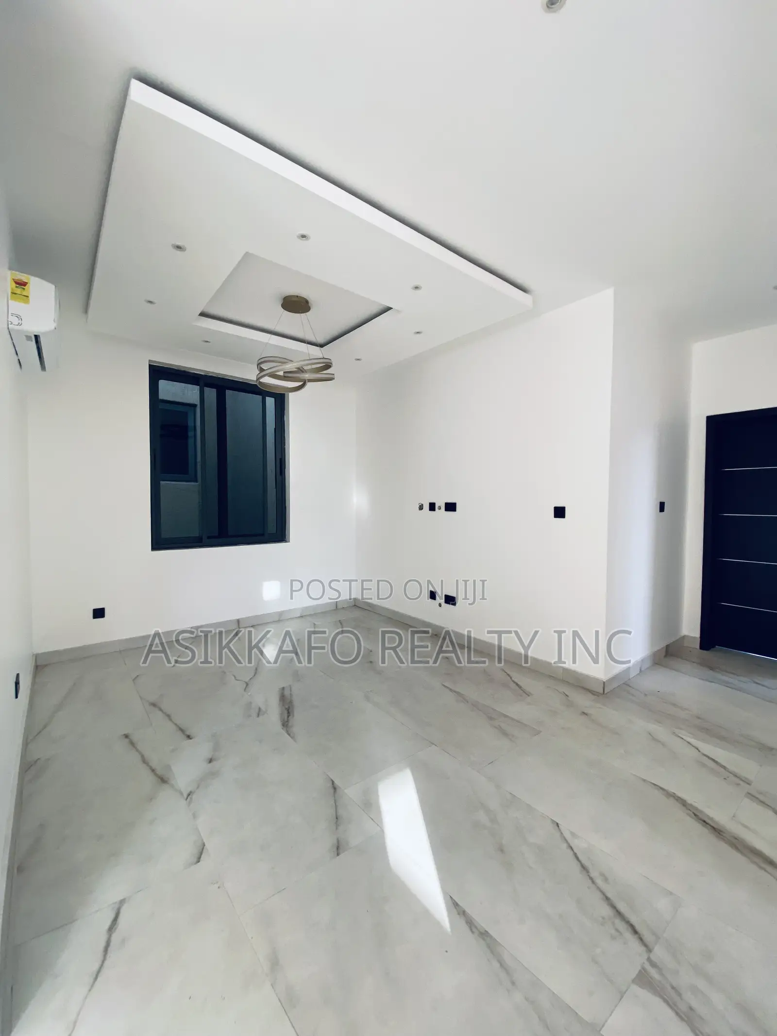 4bdrm Penthouse in East Airport, Tseaddo for rent
