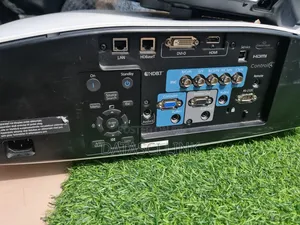 Epson Eb-G7200 Projector 7500lumens