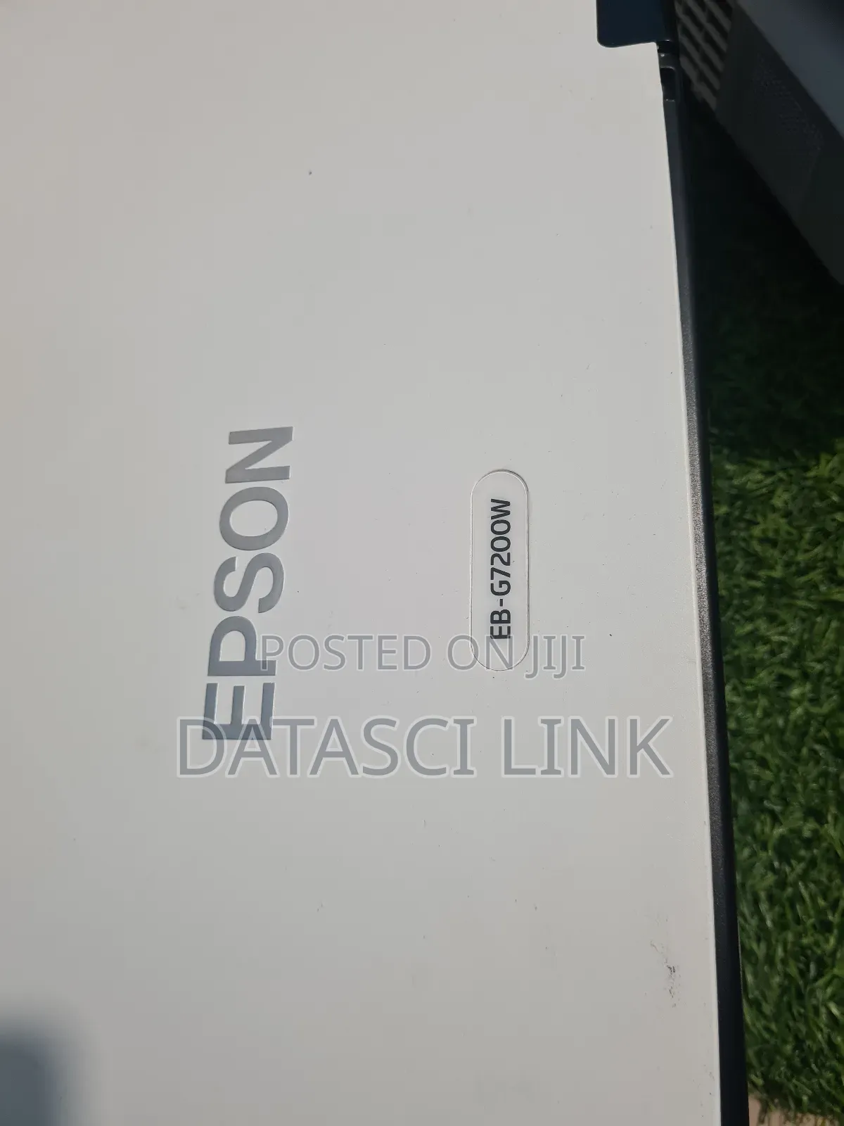 Epson Eb-G7200 Projector 7500lumens