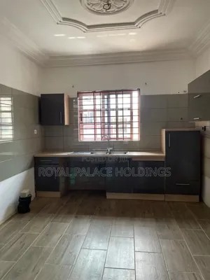 2bdrm Apartment in Lakeside for rent